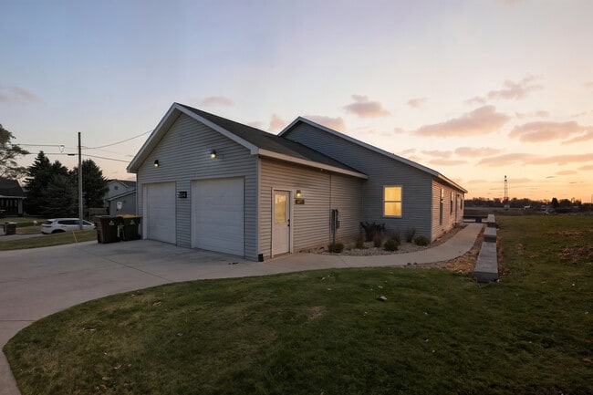 Building Photo - 504 W Prospect St Unit 1