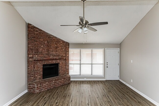 Photo - 2618 San Saba St