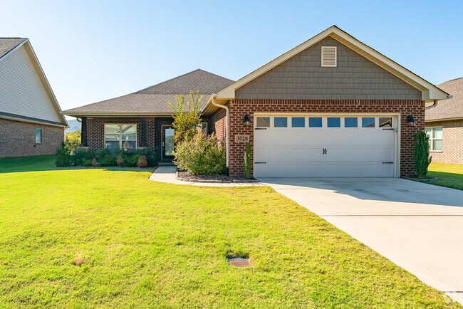 Building Photo - 3028 Greenway Cir SE Rental
