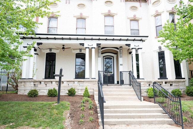 Building Photo - 275 S Limestone Unit 140