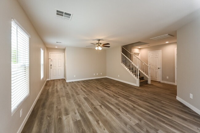 Photo - 7424 Scottish Castle Ave