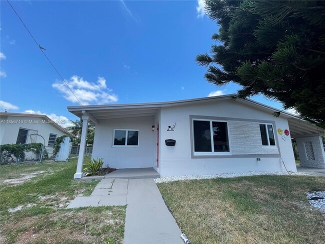 Building Photo - 631 SW 28th Terrace Rental