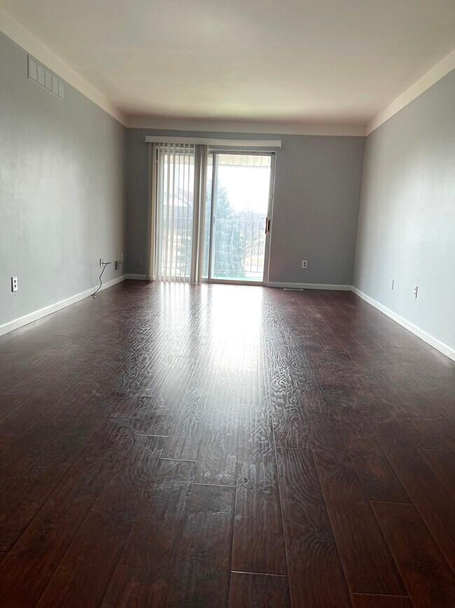 14163 Ivanhoe Dr Condo Unit 207 Condo for Rent in Sterling Heights