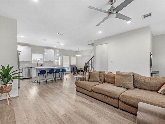 Photo - 8407 James Franklin St