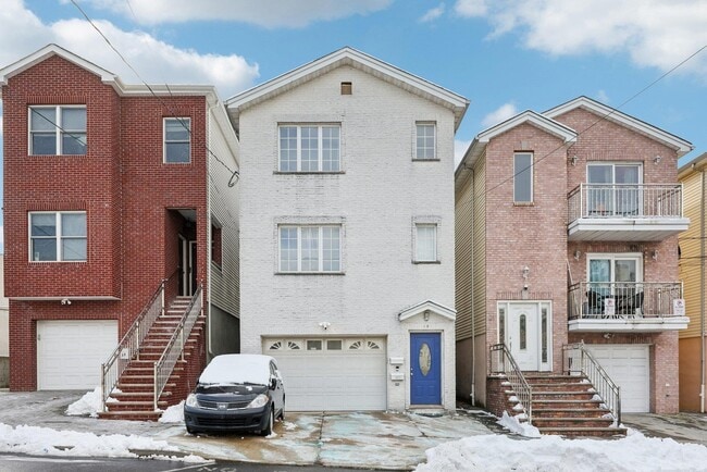 Building Photo - 19 Cliff St