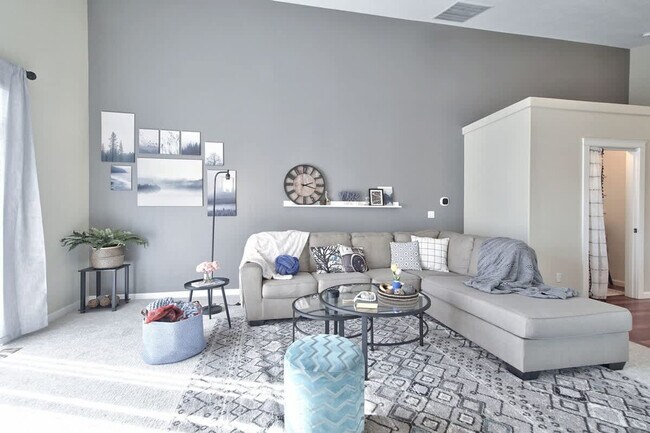 Photo - 615 E Washington St Unidad SI ID1550270P