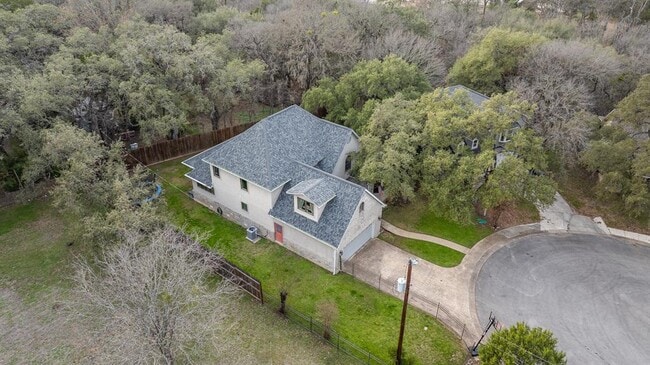 Building Photo - 640 Bluffside Dr