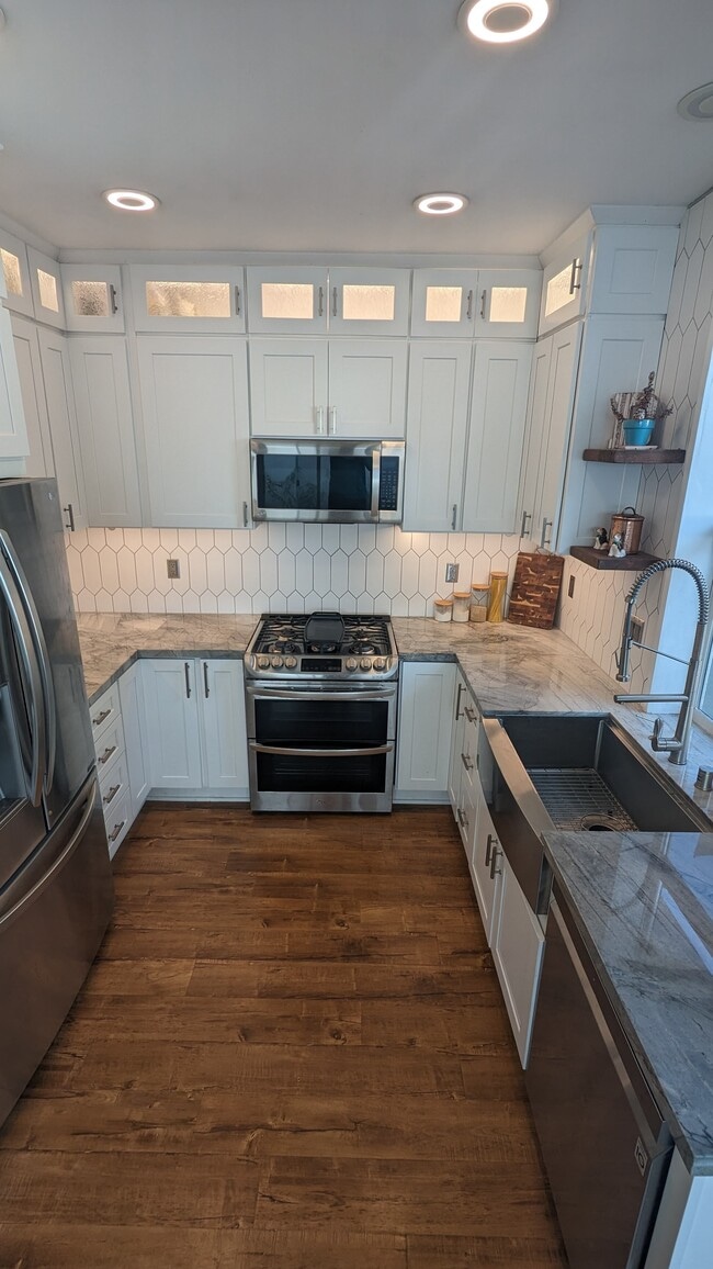 Photo - 1554 Plymouth Ln