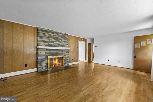 Photo - 2917 1st St