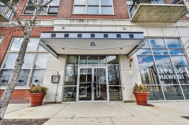 Building Photo - 6 S Laflin St Unit 713S