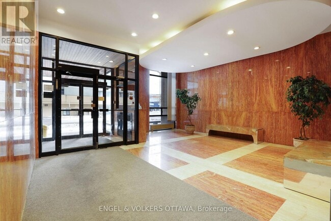 Photo - 475 Laurier Ave W Unité 708