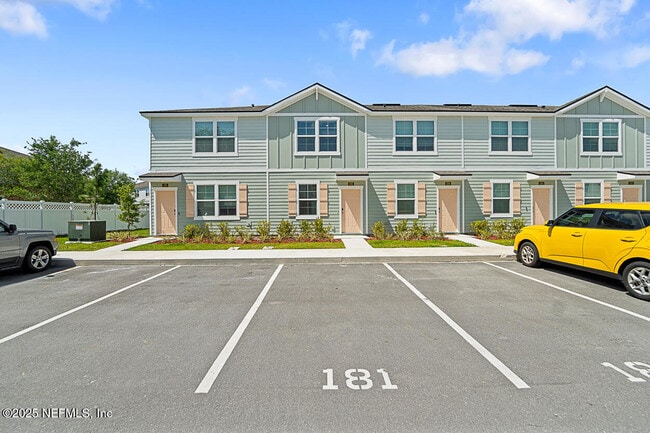 Building Photo - 580 Running Wds St Rental