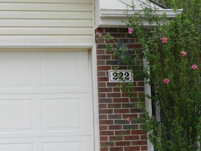 Photo - 222 Settlers Pass