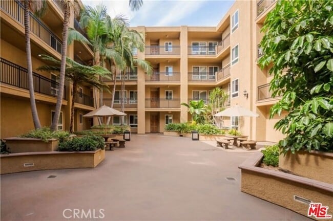 Photo - 1401 S St Andrews Pl Unidad 103