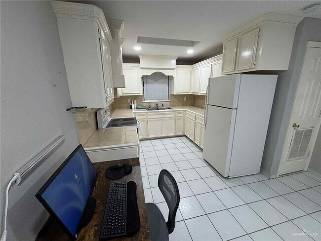 Photo - 10 Redwood Rd Unit 2