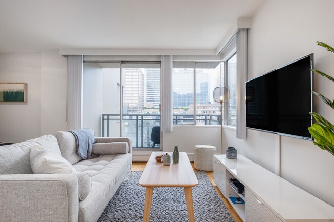 Building Photo - Somerset Unit 00502