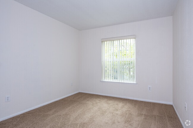 2BR, 1BA - 918SF - Primary Bedroom - Avian Glen Apartments