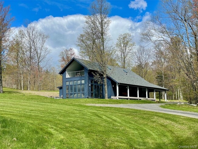 323 Haddock Hill Rd