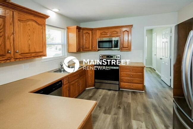 4 Bedroom Pet-Friendly Home in KANSAS CITY, MO with Main Street Renewal
