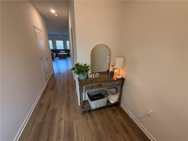 Photo - 209 Buckingham Ln