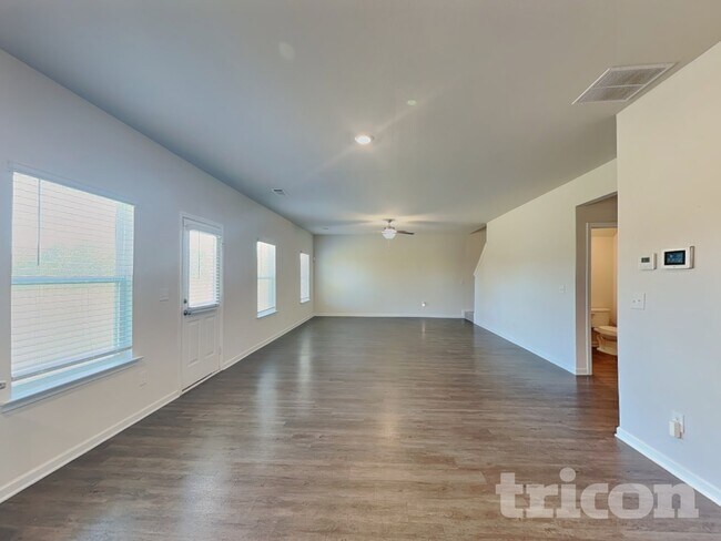 Photo - 1100 Amadas Dr