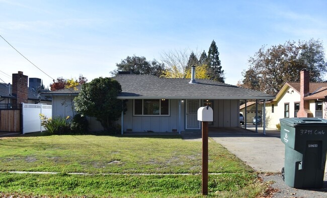 Building Photo - 3794 Circle Dr