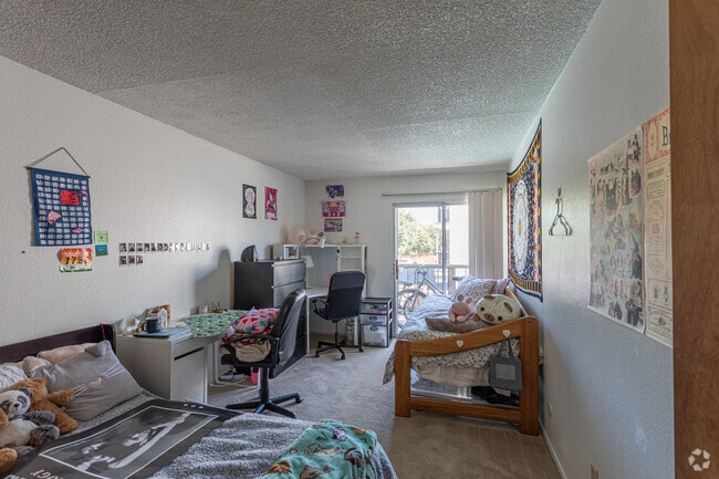 2BR, 1BA 850 SF - Viking Apartments