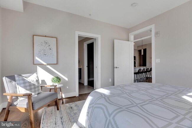 Photo - 2337 Champlain St NW Unit PH406