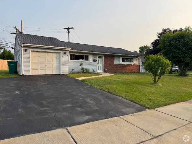 Building Photo - 82 Indian Creek Dr Rental
