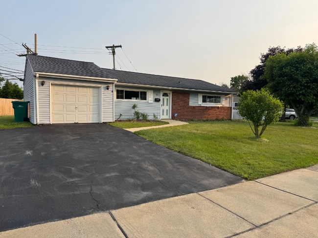 Building Photo - 82 Indian Creek Dr Rental