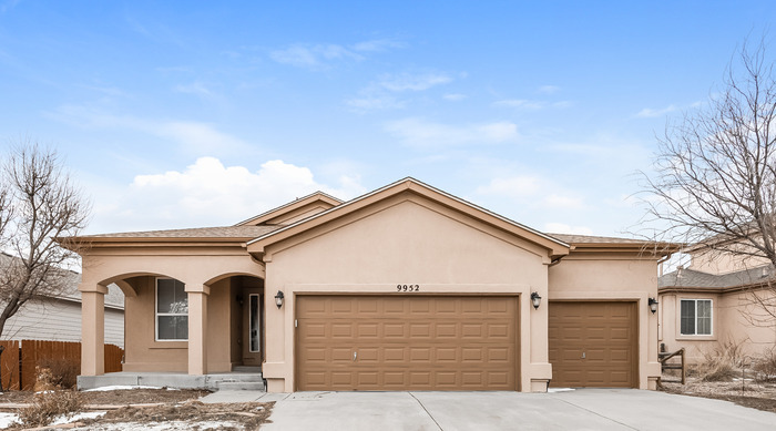 Exceptional 4 Bedroom Home - Exceptional 4 Bedroom Home