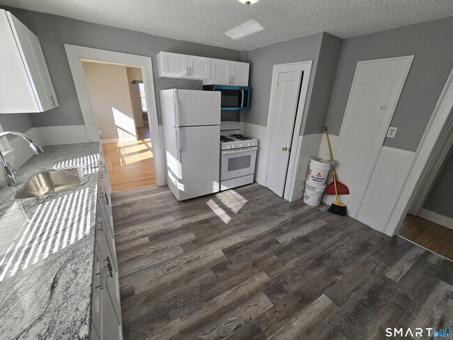 Photo - 263 Sheffield Ave Unit 3