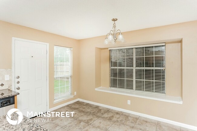 Photo - 2425 Bennington Dr