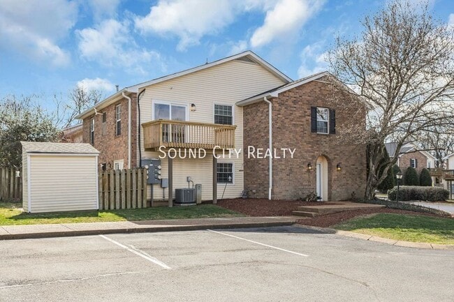 Photo - 221 Cottage Pl