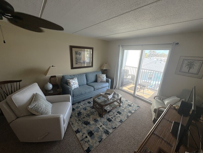 Photo - 708 S Tamiami Trl