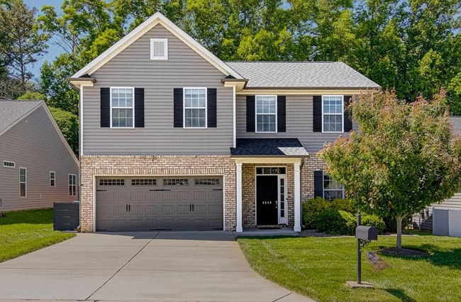 Building Photo - Amazing 4 bedrooms, 2.5 baths 2-story home...