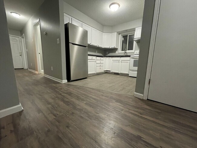 Photo - Amazing 5 Bedroom 2 Bathroom Home in South Minneapolis!