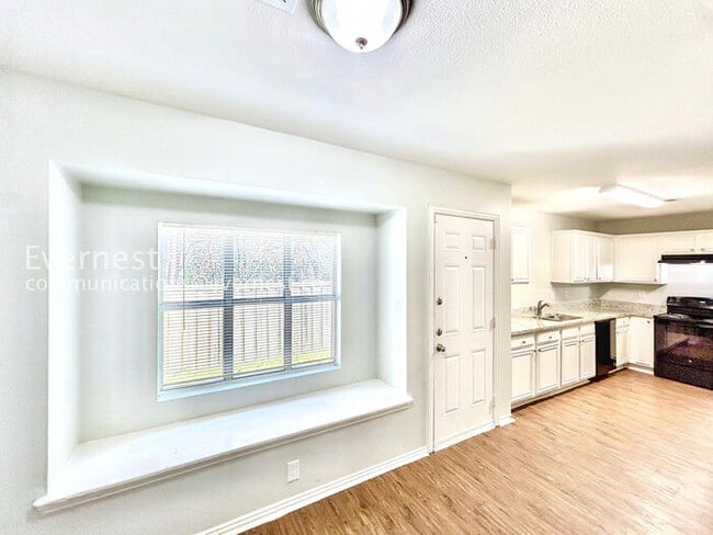 Photo - 246 Creek Cove Dr