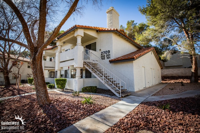 Building Photo - Charming 2Bdm 2Ba Upstairs Condo with Fireplace in Baycliff Creeks at The Lakes!