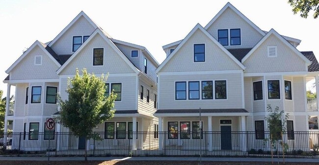 Photo - 1524 F St Apartment