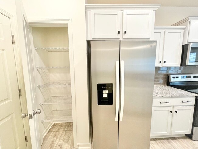 Photo - Beautiful & Spacious 3Bed Paired Home minutes from I-85