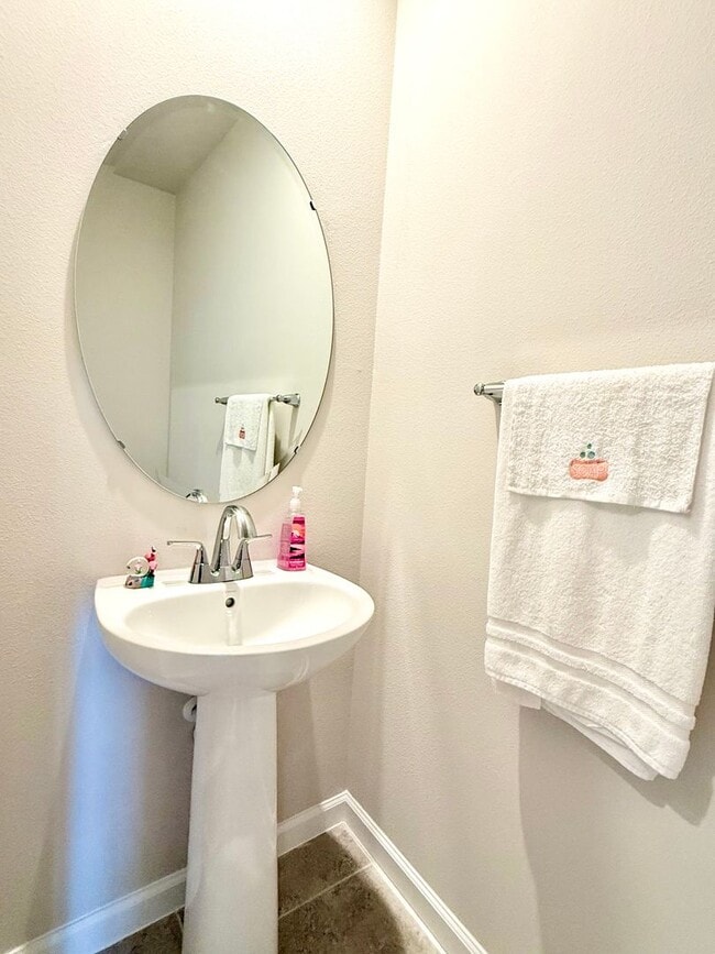 Photo - Brand-new End-unit 3Beds/2.5Baths townhome at Lady Lake!