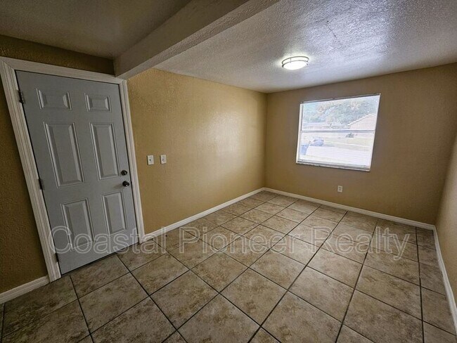 Photo - 4431 Atwater Dr Unidad B