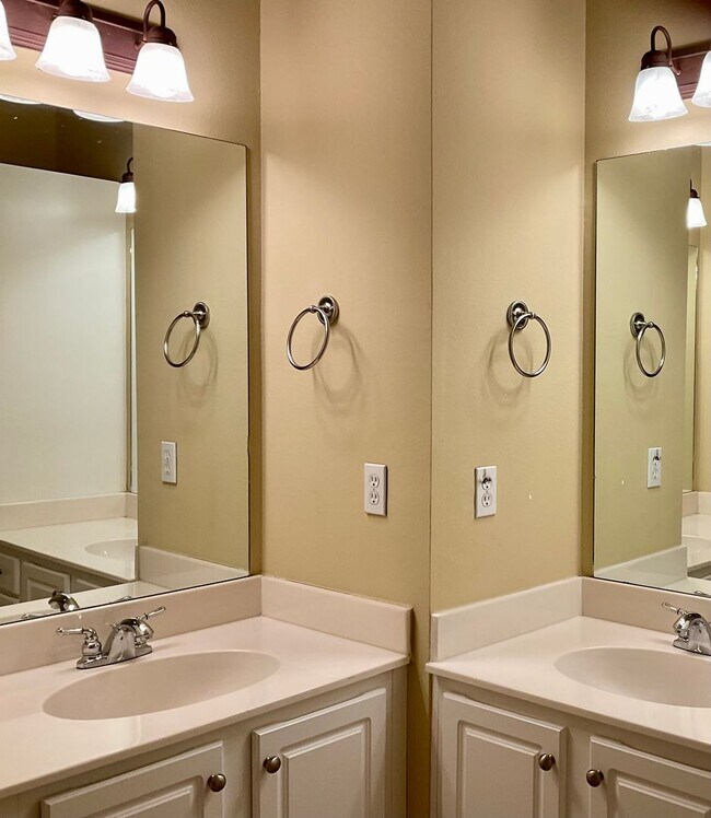 Photo - Lakes at Bluebonnet townhome! Gated commun...