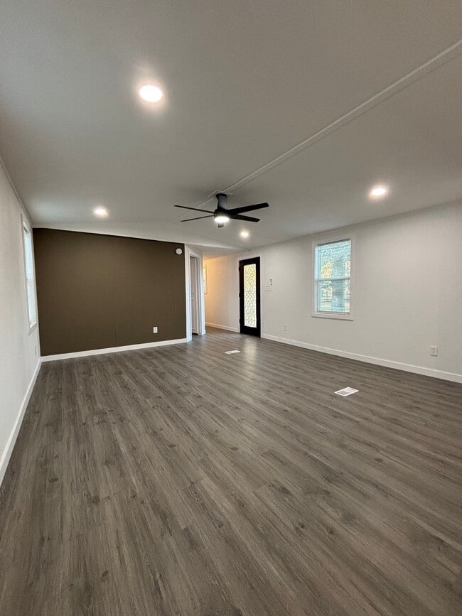 Photo - 19856 Old Hwy 105 E