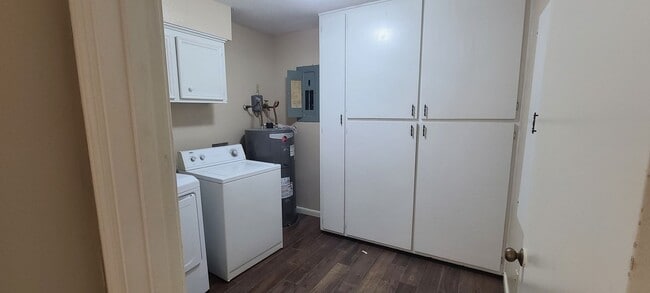 Photo - 4 Bed 3 Bath House in Forest Hills