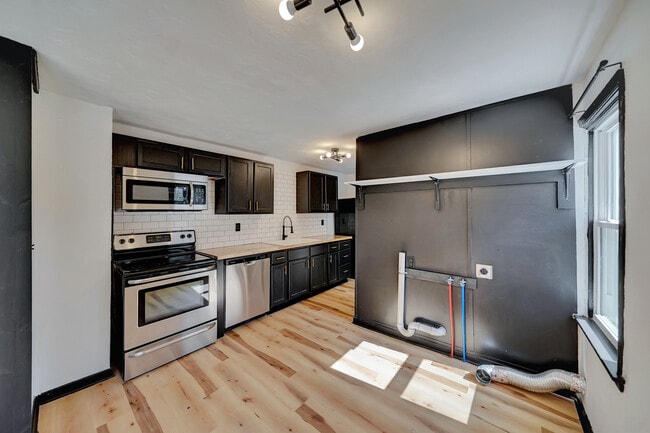 Photo - 2850 N Cotner Blvd Unit 1