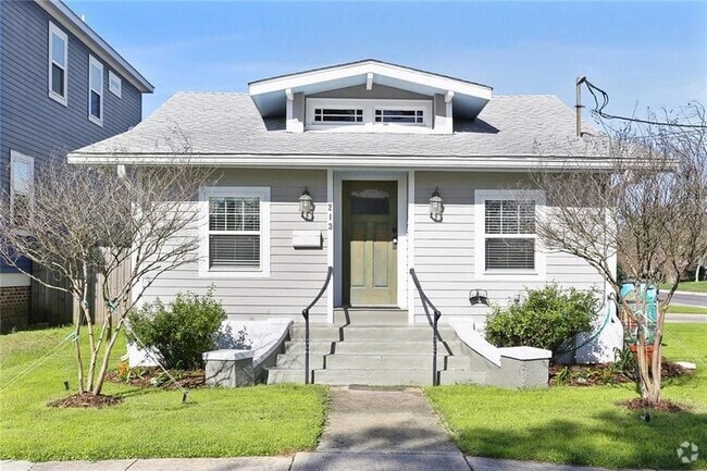 Building Photo - 213 Polk Street Rental