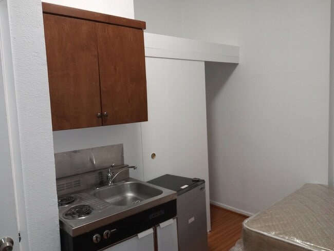 Photo - Broadway Flats