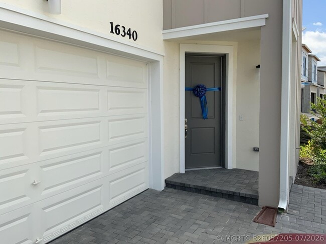 Building Photo - 16340 Oakview Dr